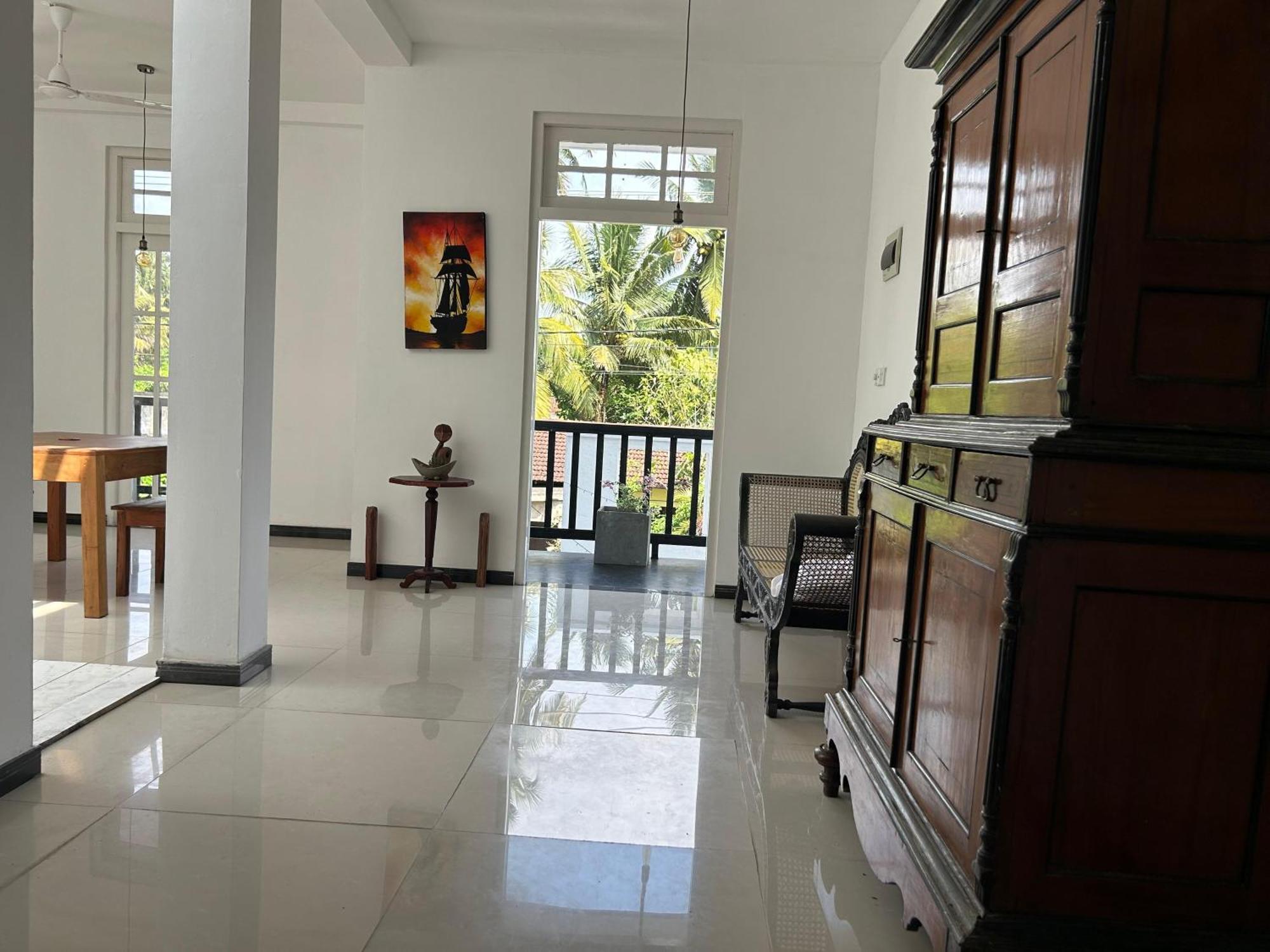 White House & Sea Food Restaurant Hostel Hikkaduwa Ngoại thất bức ảnh